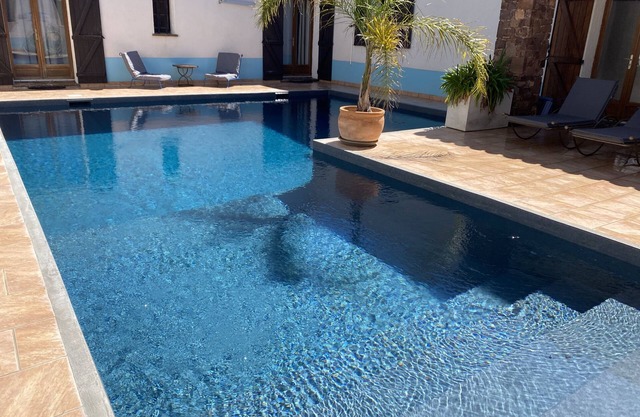 La Chouette-Vista a la Piscina-Apartamento-Clásico-Baño con ducha