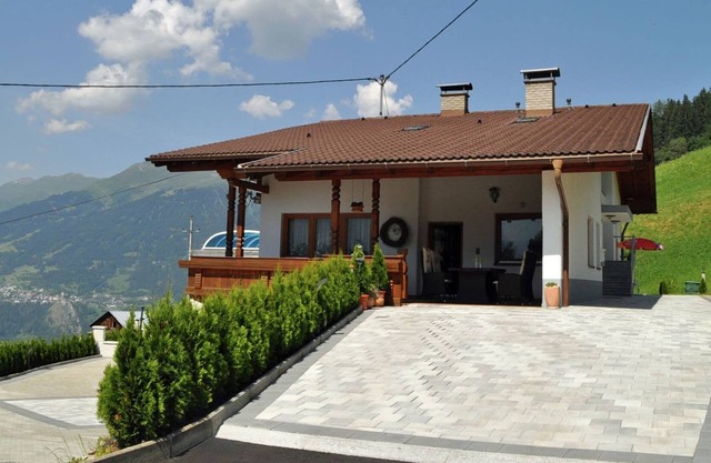 Magníficamente situado casa en las montañas por encima de Prutz.
