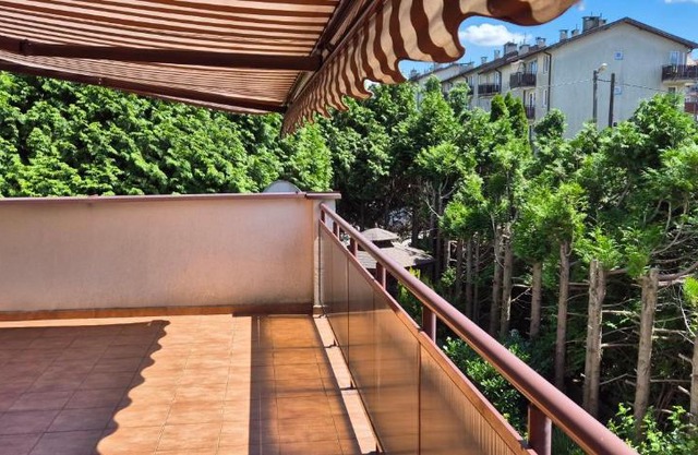 Apartment with terrace and garage