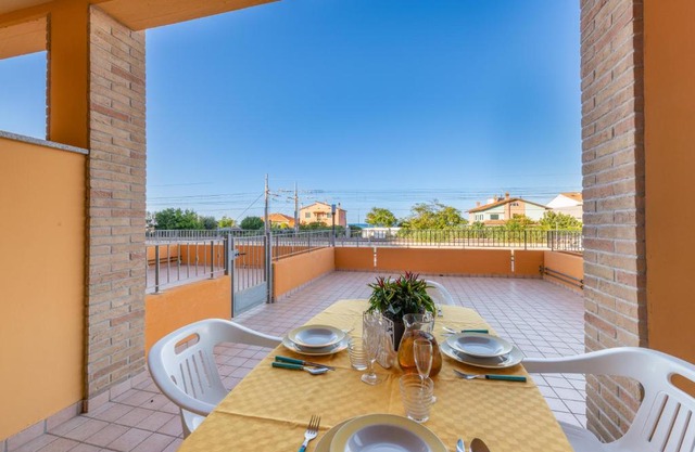 Apartment with Terrace & Parking near the Sea