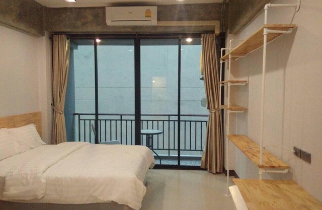Apartamento con balcón con vistas a la montaña y la ciudad vieja de Chiang Mai