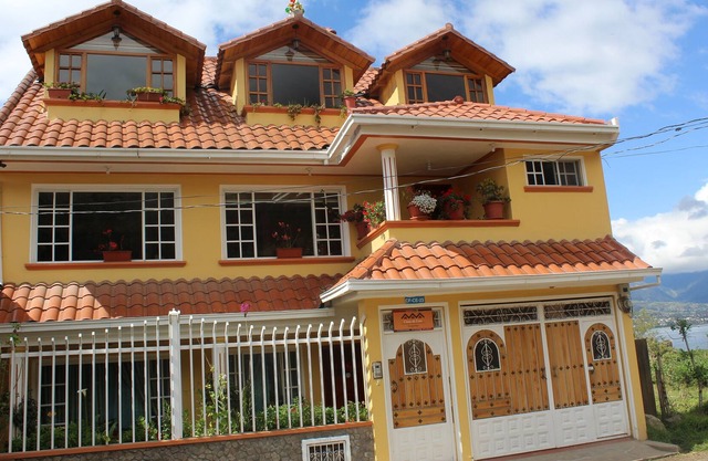 Apartamento con vista del Lago San Pablo