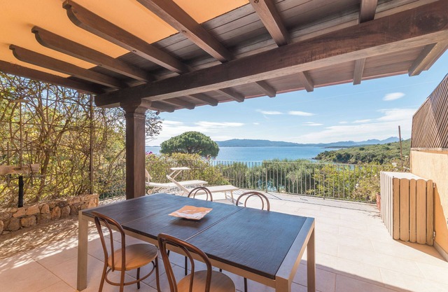 Apartamento "Z2 20 Cala Capra" cerca de la playa con piscina compartida y Wi-Fi