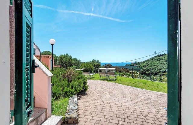 Apartamento 'Zafferano Suites - Rosmarino' con vistas al mar, terraza privada y Wi-Fi