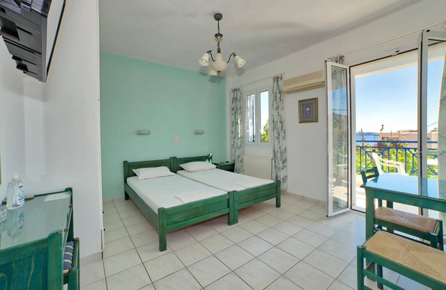 Apartamento 'Zefiros - Dusk Sea View' con vistas al mar, Wi-Fi y aire acondicionado.