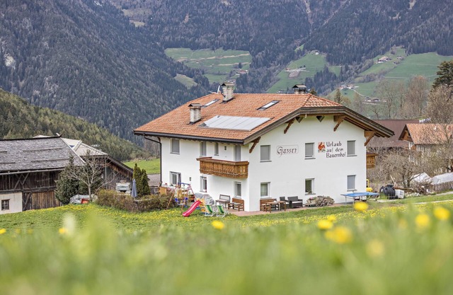 Apartamento "Zirme" cerca de zonas de esquí y senderismo con vistas a la montaña, Wi-Fi y jardín