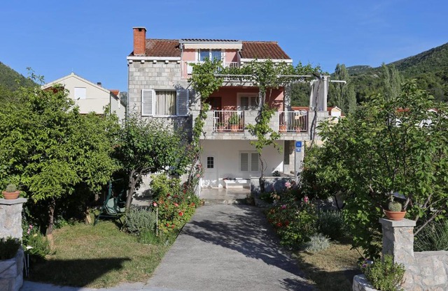 Apartment Zuljana 10112a