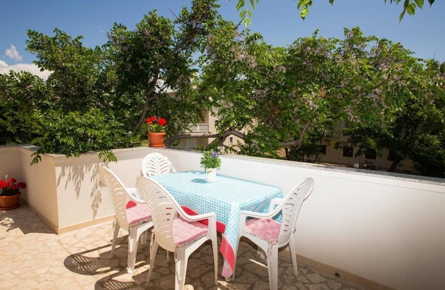 Apartments Ana (10596-A2) - Vlasici - island Pag