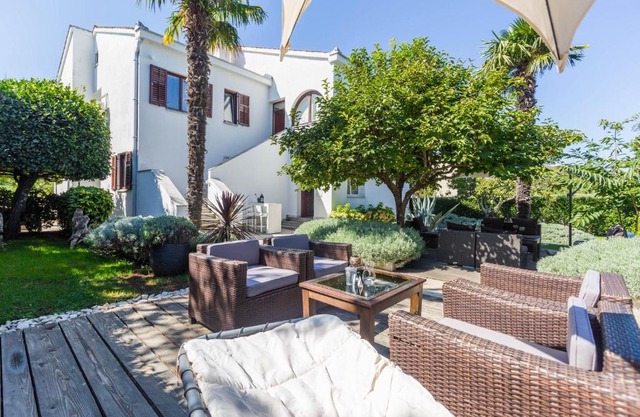 Apartments and rooms Villa Bori