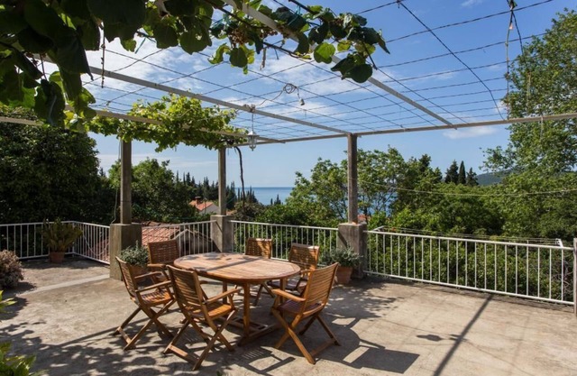Apartments Anka - Apartamento de 1 dormitorio con balcón y vistas al mar
