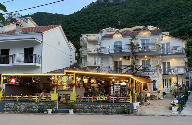 Apartments Becovic Boutique Hotel