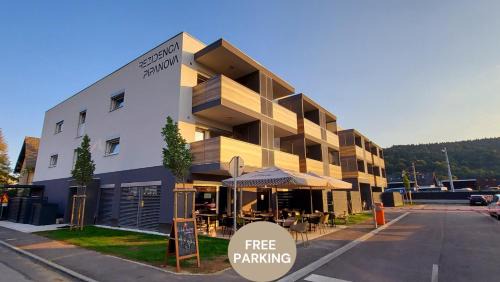 Apartments & Burgers REZIDENCA PIPANOVA