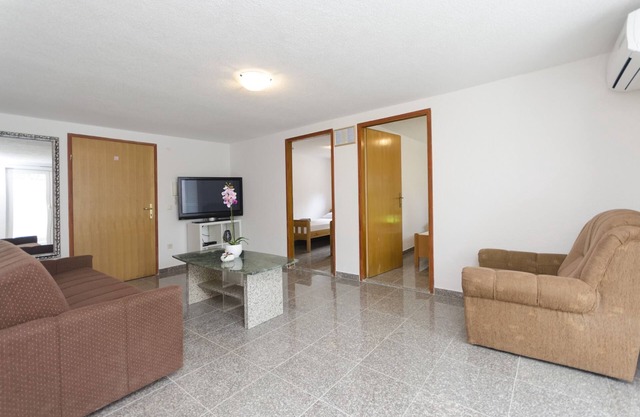 Apartments Crystal