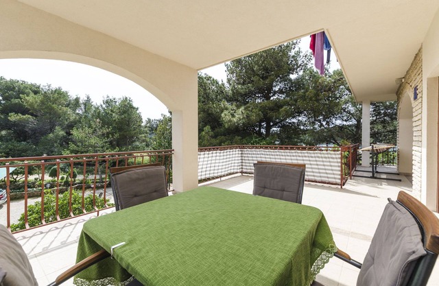 Apartamentos Davor (21221-A2) - Jadrtovac