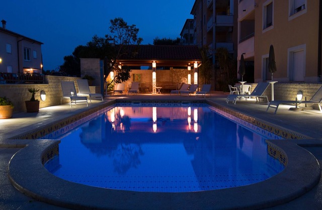 Apartments Flora