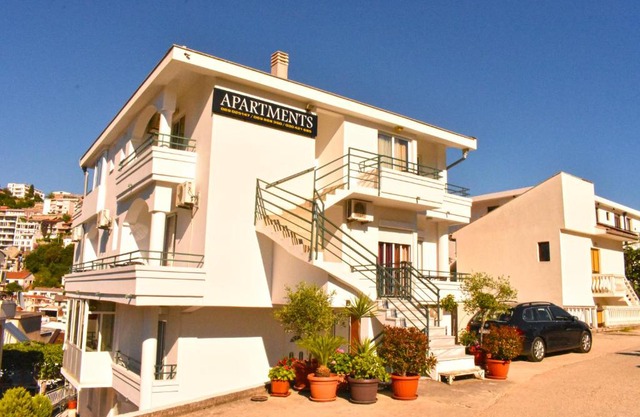Apartments Hidri