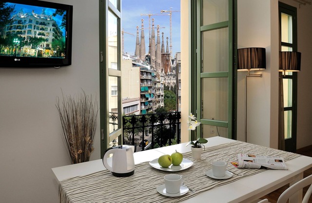 Apartments Hostemplo Suites