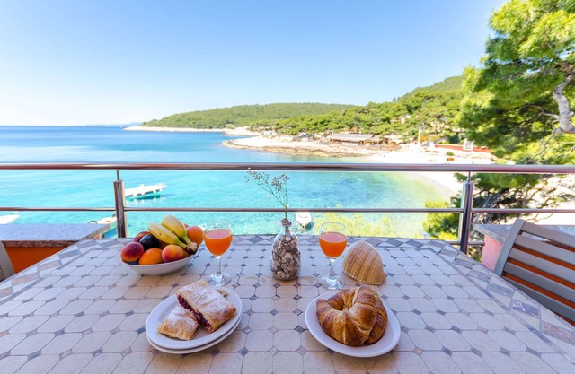 Apartments Juka (119551-A4) - Milna - island Hvar