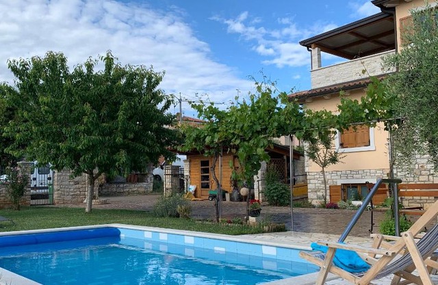 Apartments Leone