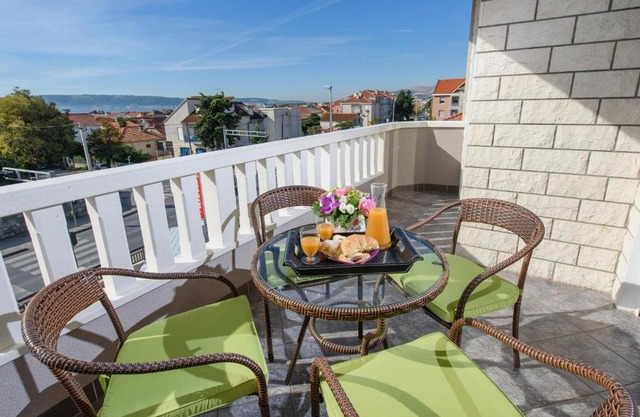 Apartments Lovric with sea view