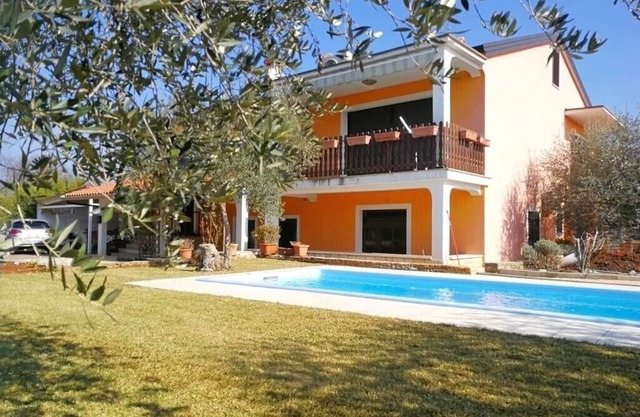 Apartamentos Majda, (15046), Umag, Riviera Umag, Croacia