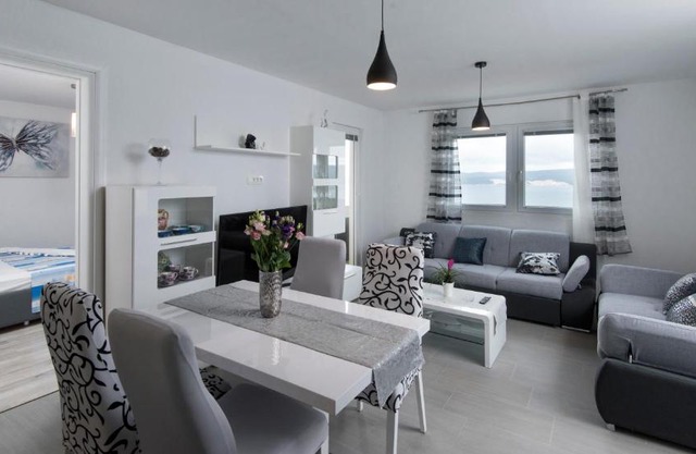 Apartments Mikas