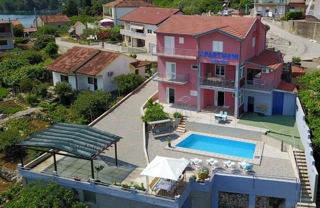 Apartments Neda