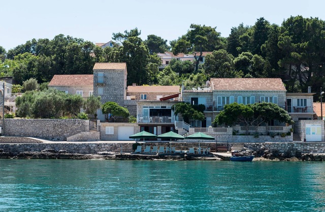 Apartments Nikolina Lumbarda