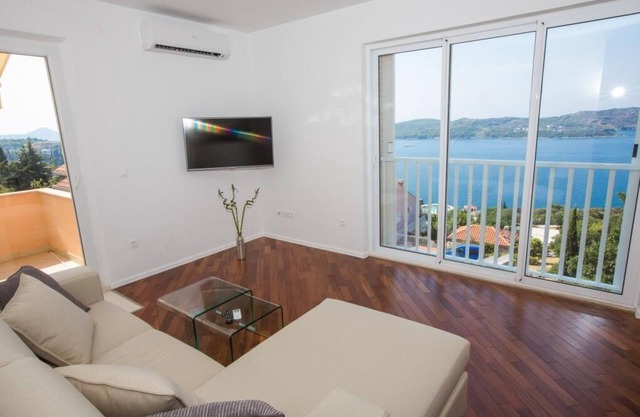 Apartments Nina - Orasac