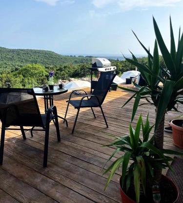 Apartments ROSE in Lustica
