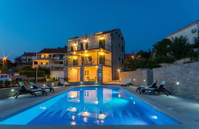 Apartments Sutalo