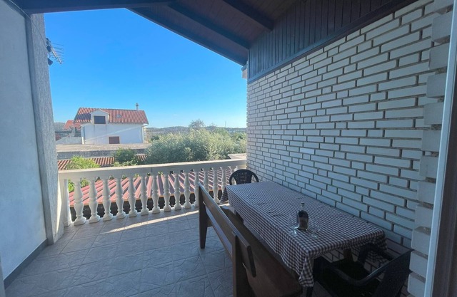 Apartments Tonči - two bedroom apartment with a balcony A1