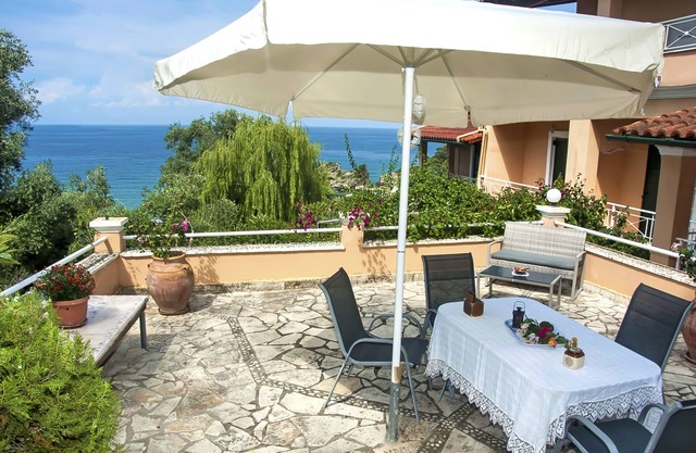 Apartamentos "Tonia" en la playa de Pelekas