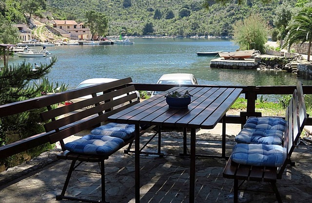 Apartments Vera - Comfort One-Bedroom Apartment with Terrace and Sea View (Irena)