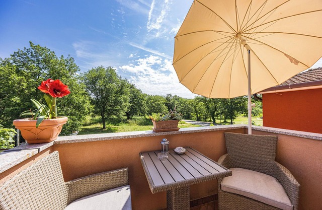 Apartments Villa Amaryllis (119691-A2) - Novigrad