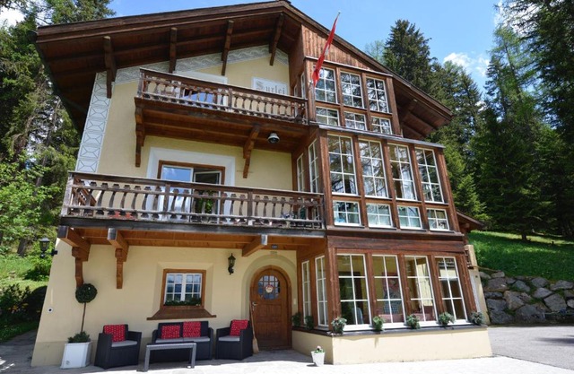 Apartments Villa Surlej