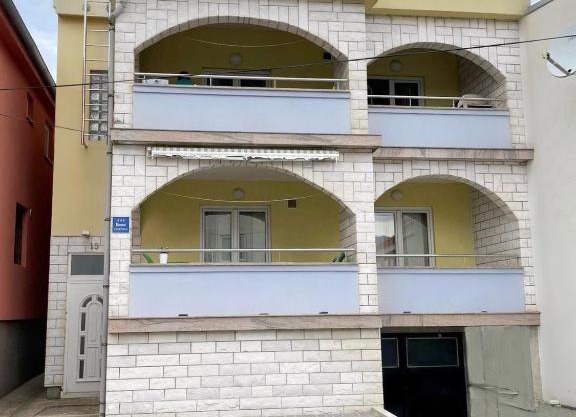 Apartments with parking space Seline, Paklenica - 21261
