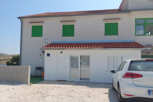 Apartments with parking space Vrpolje, Sibenik - 24474