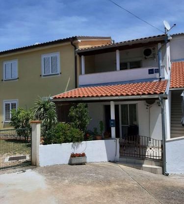 Apartments with parking space Cizici, Krk - 15415