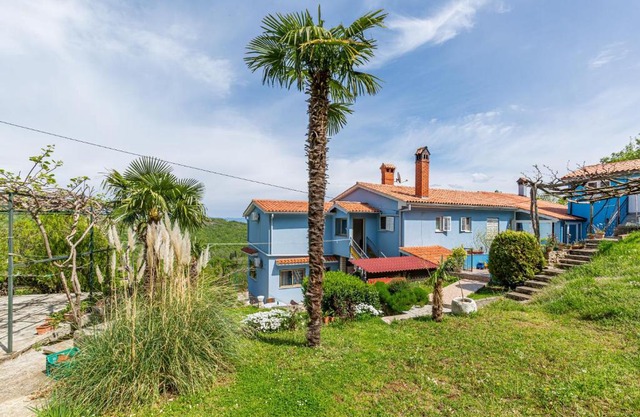 Apartments with parking space Brsec, Opatija - 7796