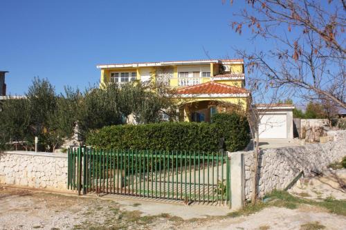 Apartments with parking spaces Rtina - Stosici, Zadar - 5881