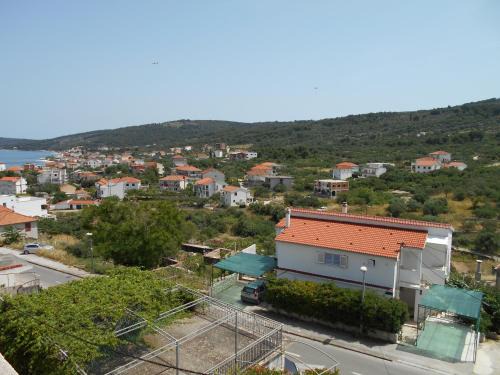 Apartments with parking space Slatine, Ciovo - 12811