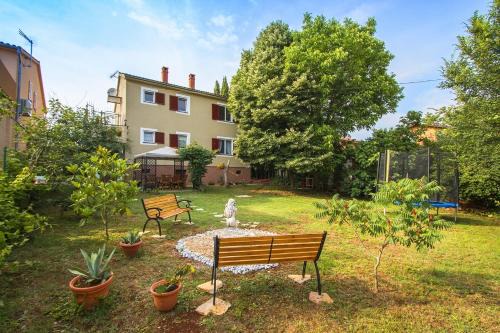 Apartments with parking space Valbandon, Fazana - 11601
