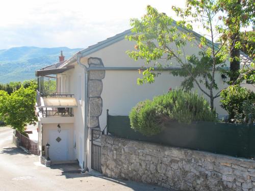 Apartments with parking space Rijeka - 18298