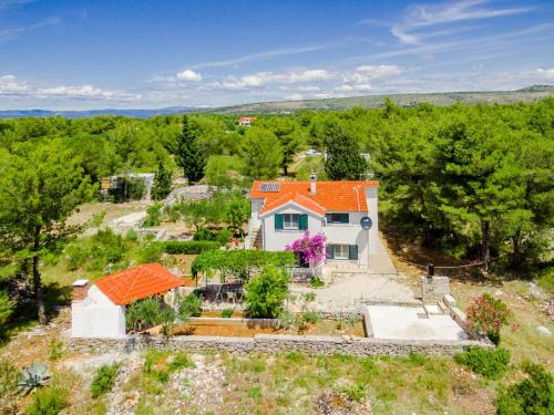 Apartments with parking space Milna, Brac - 11088
