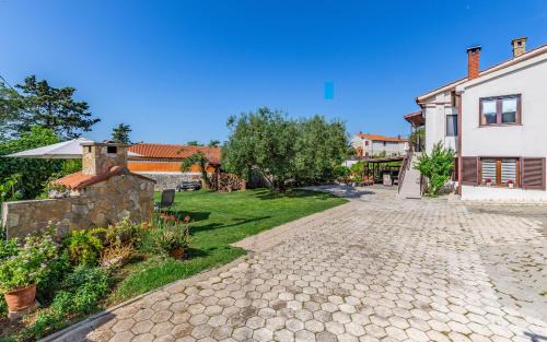 Apartments with parking space Banjole, Pula - 7036