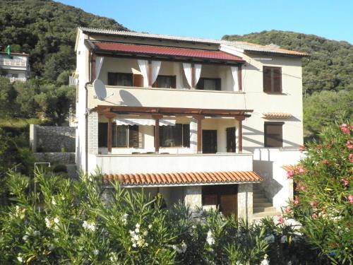 Apartments with parking space Supetarska Draga - Donja, Rab - 15423