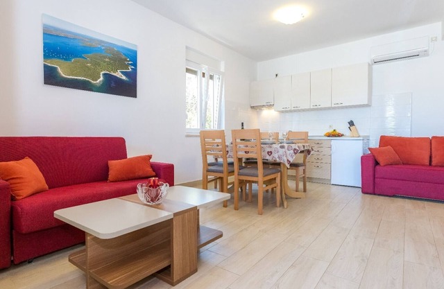 Apartments Zvone1 (108841-A4) - Veli Rat (Dugi otok)