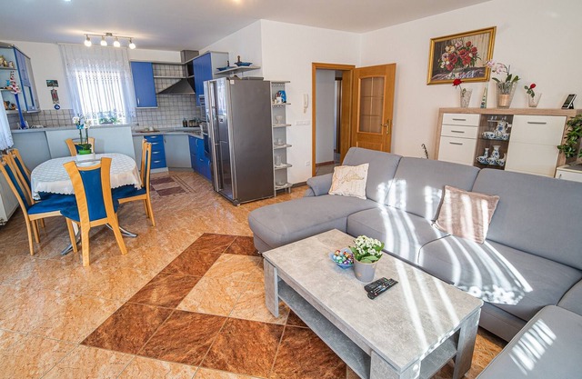 Apartments Želimlje - Three Bedroom Apartment 2 (spodaj)