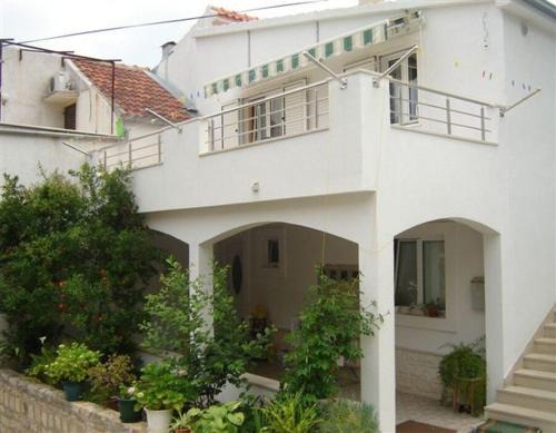 Apartments Zoki